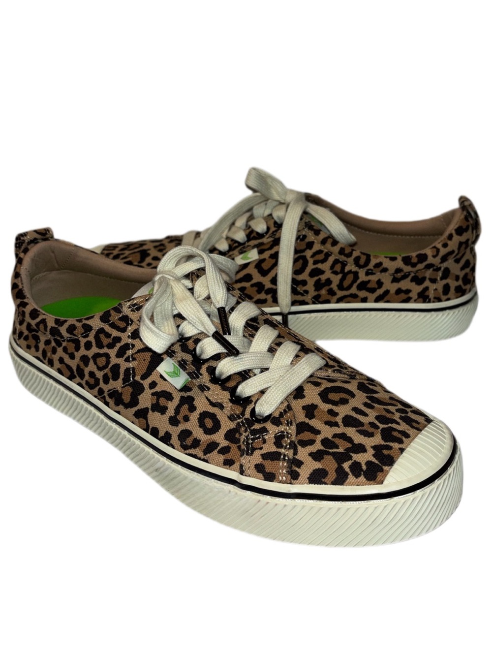 Cariuma OCA Low Canvas Sneakers Leopard Print Unisex Women's Size 10 Men's 8.5